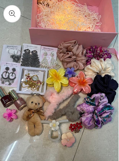 JAANU HAMPER